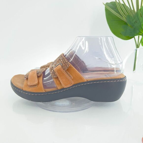 Clarks Women's Delana Fenela Sandal Size 8 Strappy Slide  Leather Casual Shoe - Picture 5 of 14